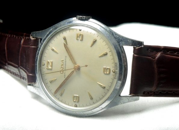 35mm Vintage Doxa watch with Explorer Dial