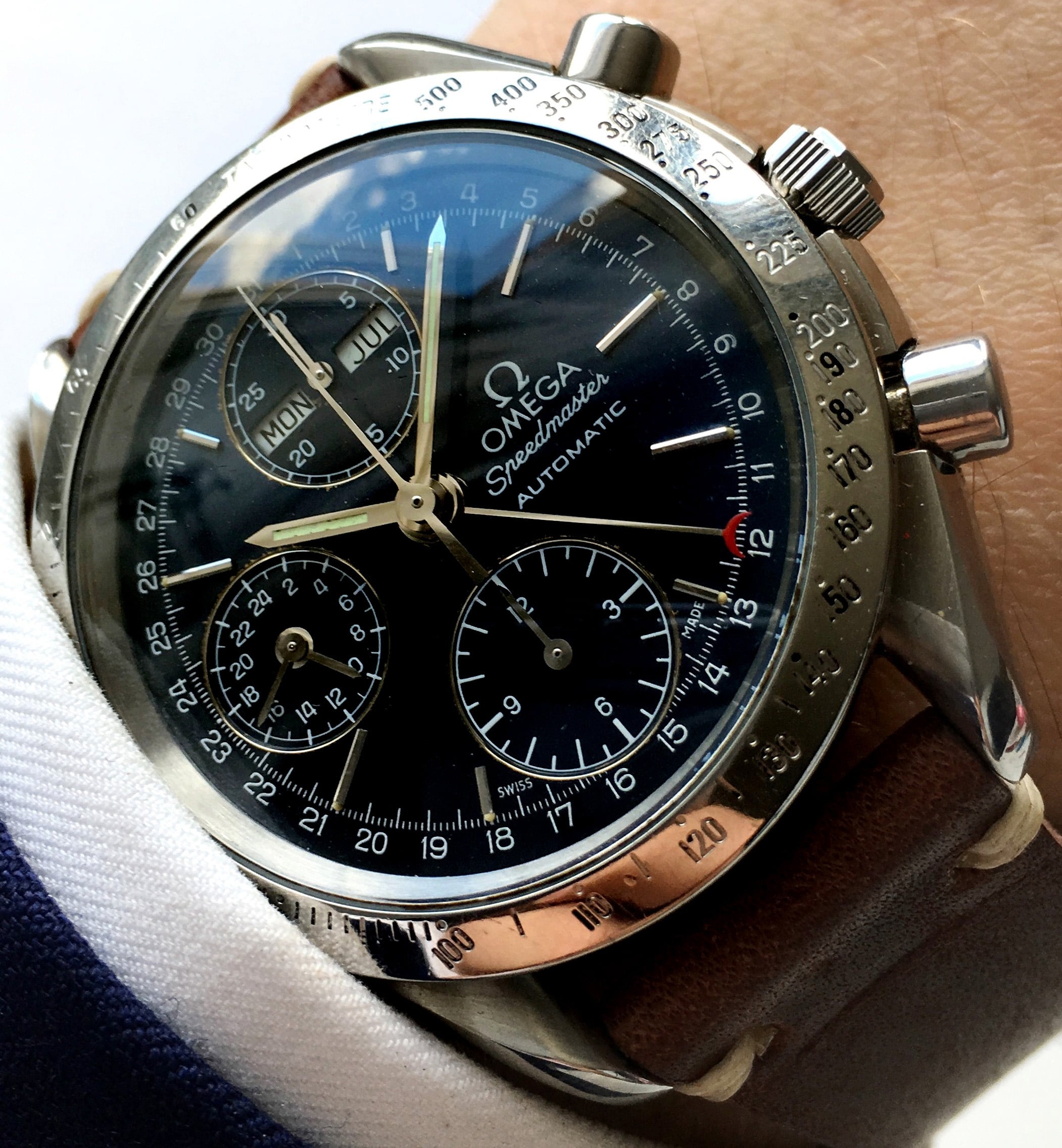 omega speedmaster day date automatic