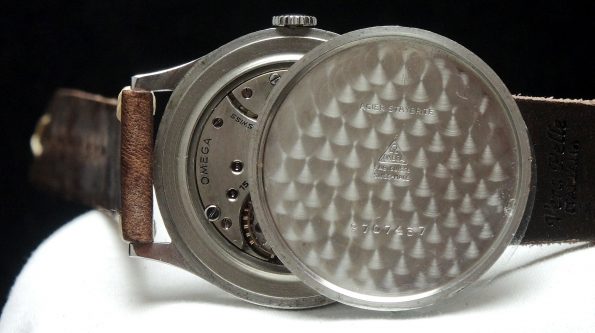 Frühe Omega 30T2 Oversize Jumbo 38mm Uhr mit schwarzem Ziffernblatt wk2