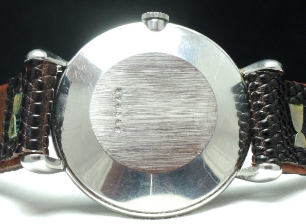 Jaeger leCoultre Vintage Uhr mit Tropfenförmigen Bandanstössen