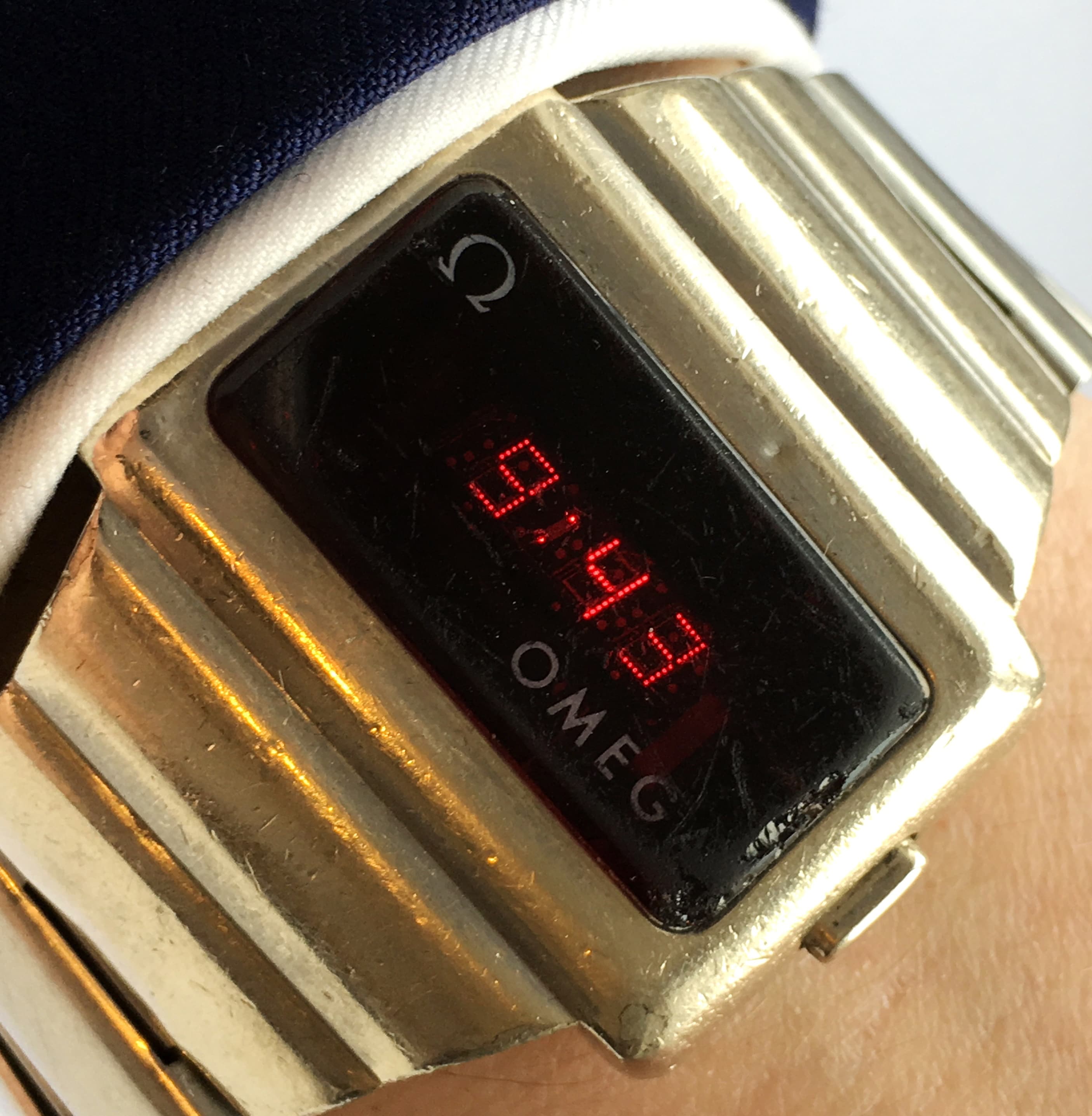 omega digital watch