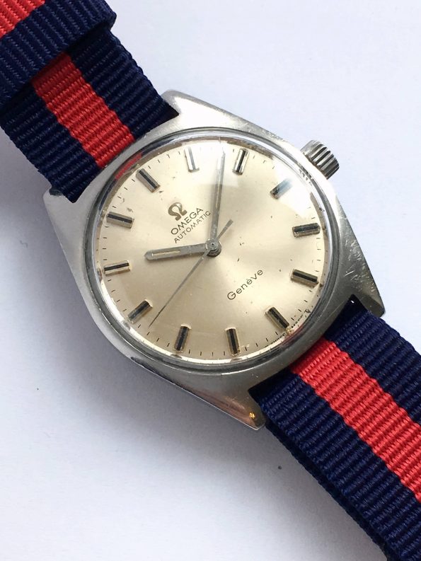 Beautiful Vintage Omega Genève Automatic cal 552