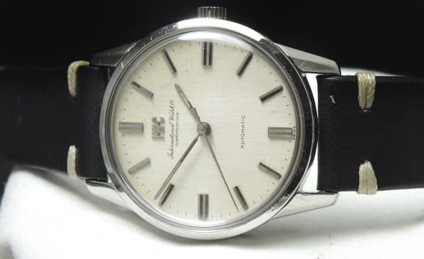 Beautiful IWC Vintage Steel Wristwatch with Original Linen Dial
