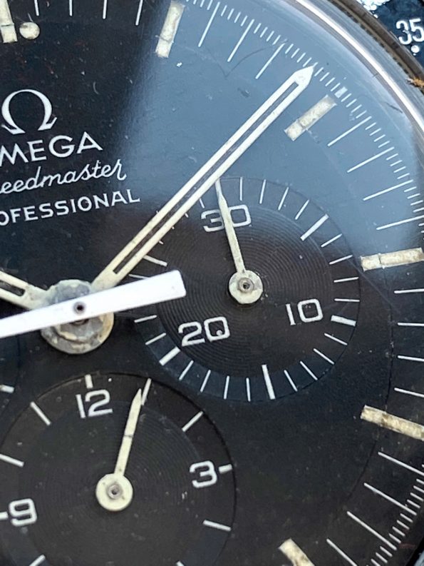 Vintage Omega Speedmaster 145022 1969 Moonwatch rare 220 bezel
