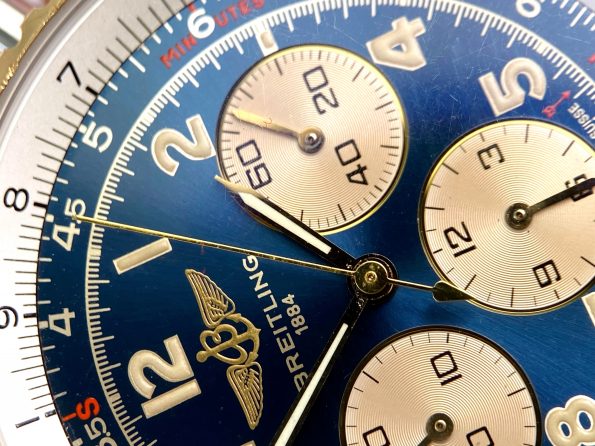 Breitling Navitimer Chronograph D30022 Papiere 38mm Blaues Ziffernblatt