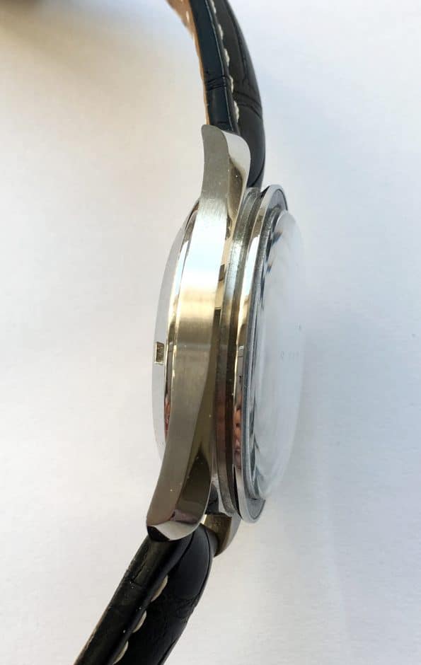 Modern Omega Speedmaster Moonwatch Chronograph