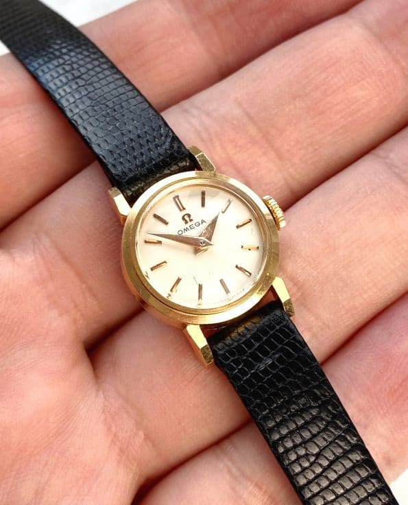 Beautiful Small Vintage Omega Lady Solid Pink Gold Rose Gold