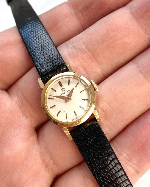 Beautiful Small Vintage Omega Lady Solid Pink Gold Rose Gold