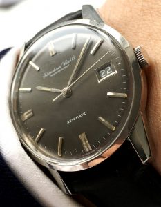 iwc-vintage-black-dial-linen-1084 (1)
