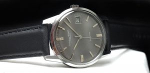 iwc-vintage-black-dial-linen-1084 (4)